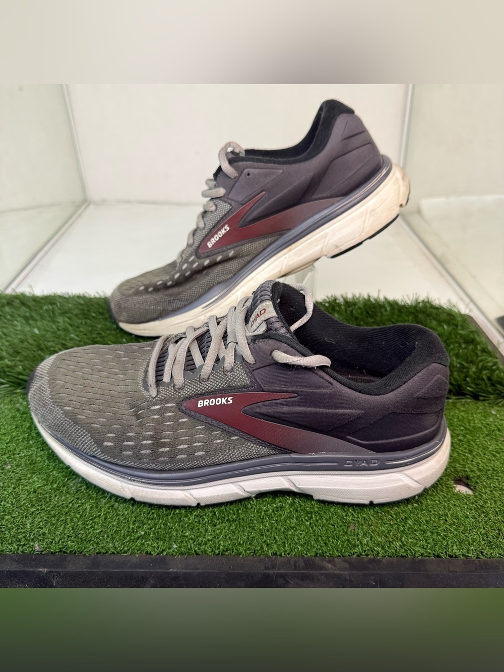 Brooks Dyad 11 Mens Running Shoes Size 8 Medium D